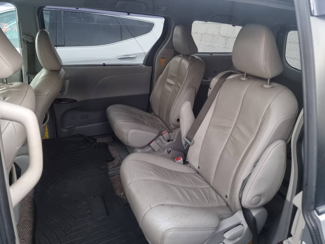 TOYOTA SIENNA 2014 vehicle photo