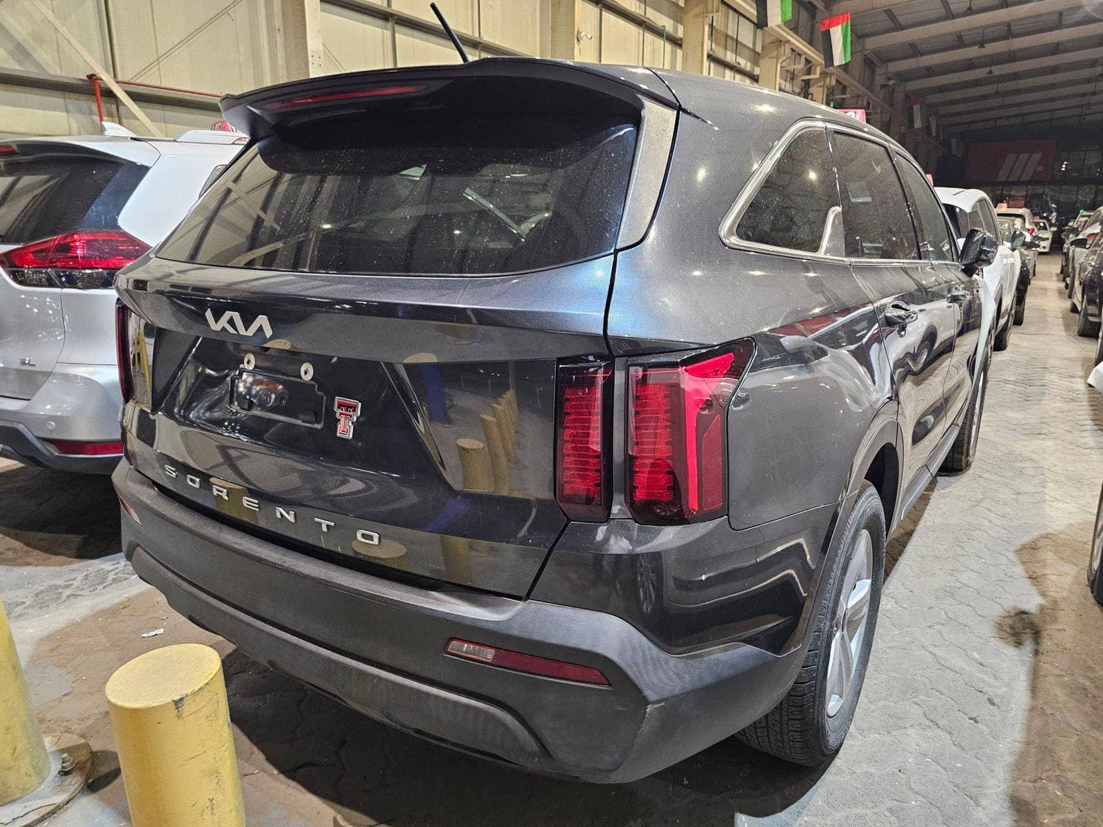 KIA SORENTO 2022 view 2