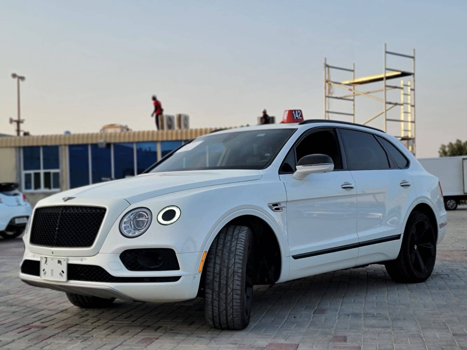BENTLEY BENTAYGA 2019 view 2