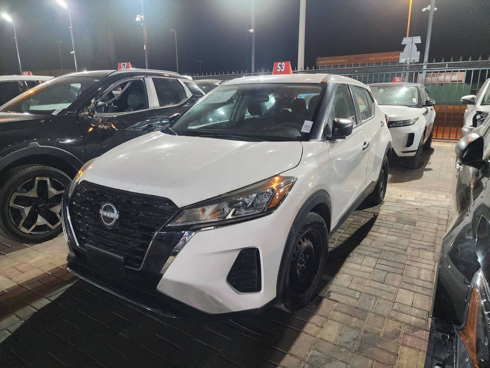 NISSAN KICKS 2023 view 2