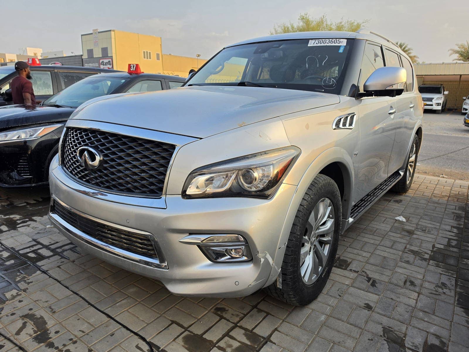 INFINITI QX80 2017 vehicle photo