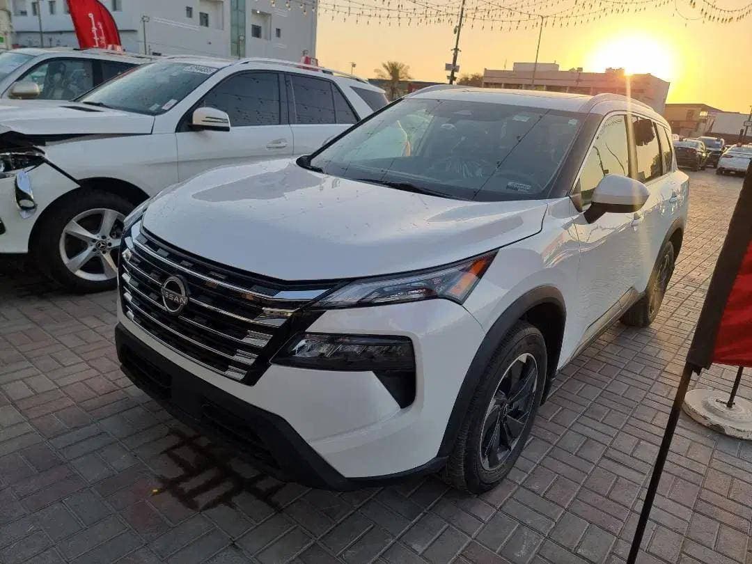 NISSAN ROGUE 2024 view 2