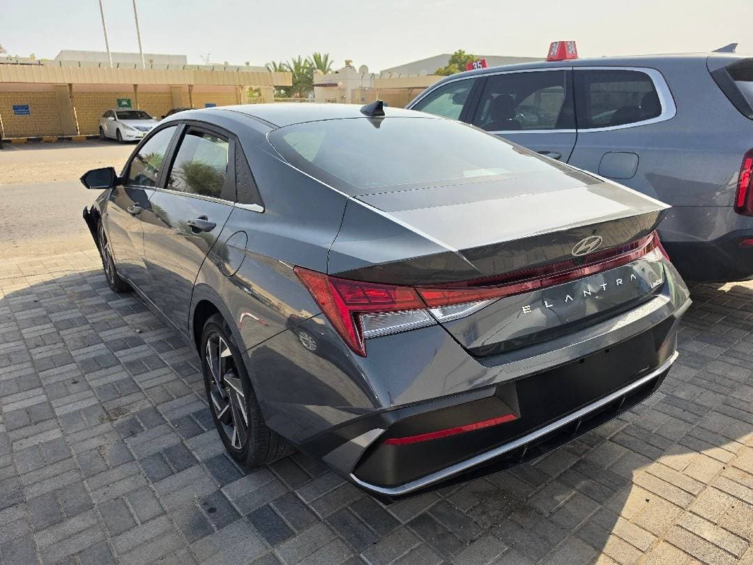 HYUNDAI ELANTRA 2025 vehicle photo