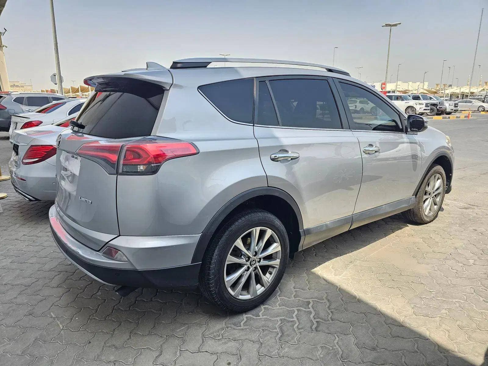 TOYOTA RAV4 2017 vehicle photo