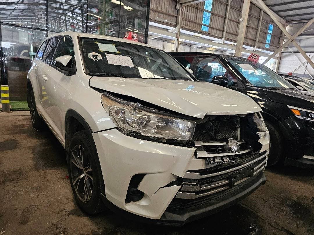 TOYOTA HIGHLANDER 2018 vehicle photo
