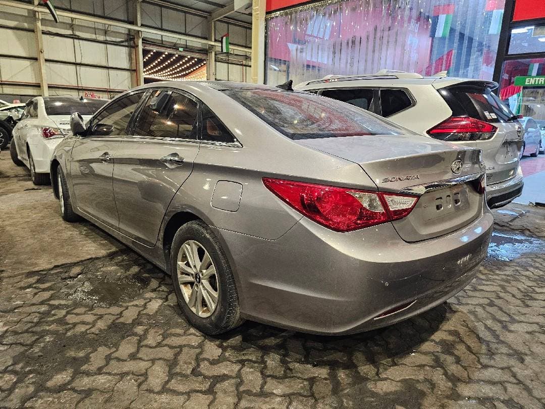 HYUNDAI SONATA 2010 vehicle photo