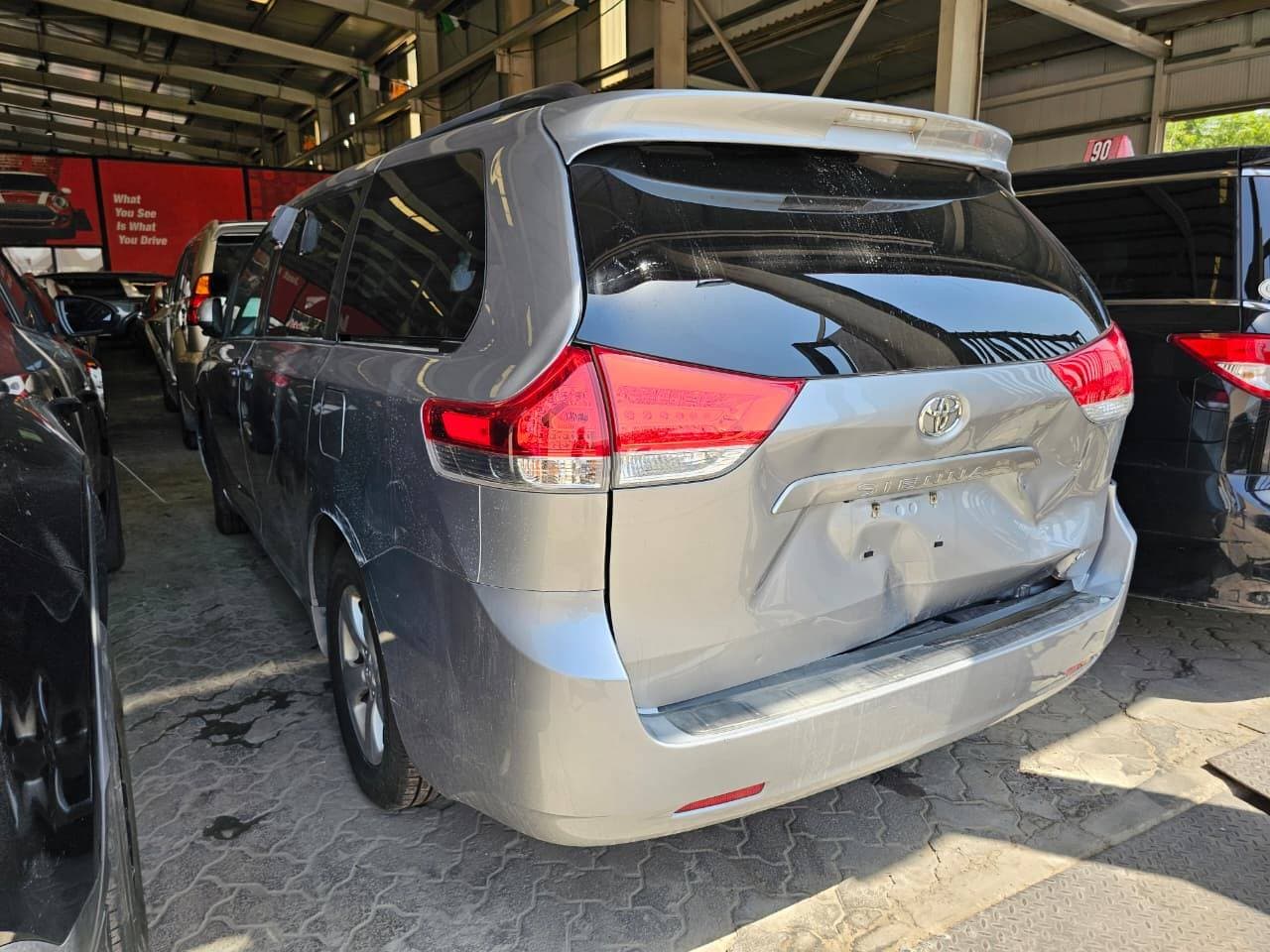 TOYOTA SIENNA 2013 vehicle photo
