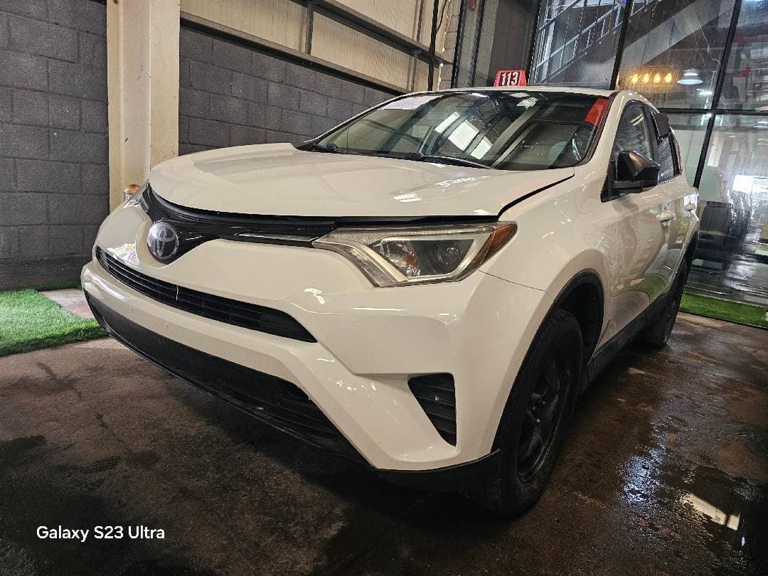TOYOTA RAV4 2018 vehicle photo