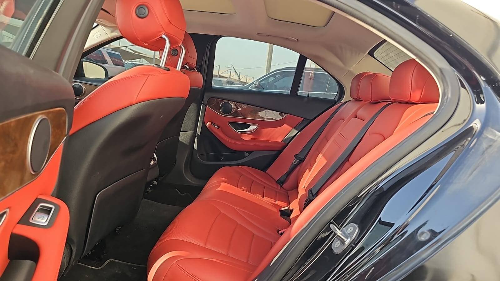 MERCEDES BENZ C300 2017 view 7