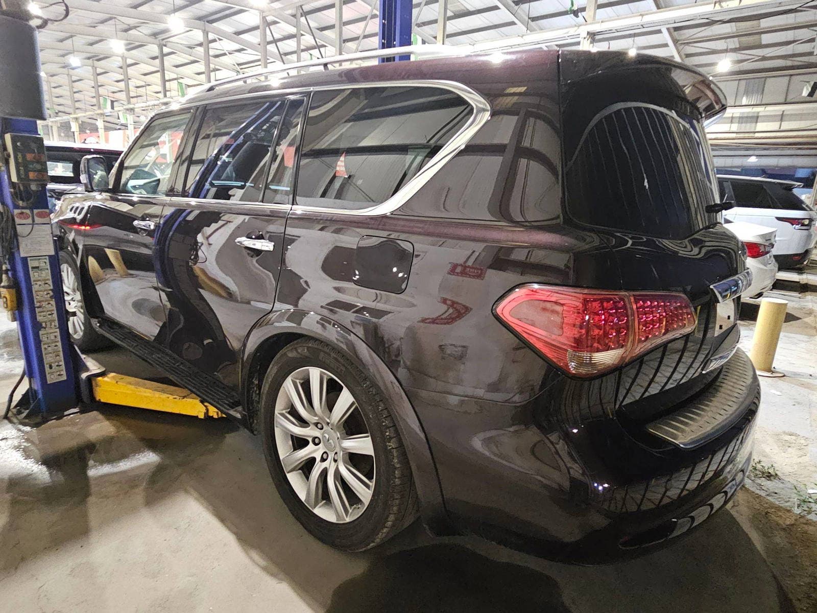 INFINITI QX80 2014 view 2