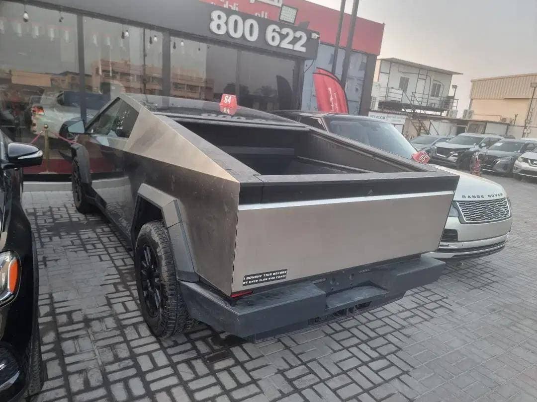 TESLA CYBERTRUCK 2024 vehicle photo