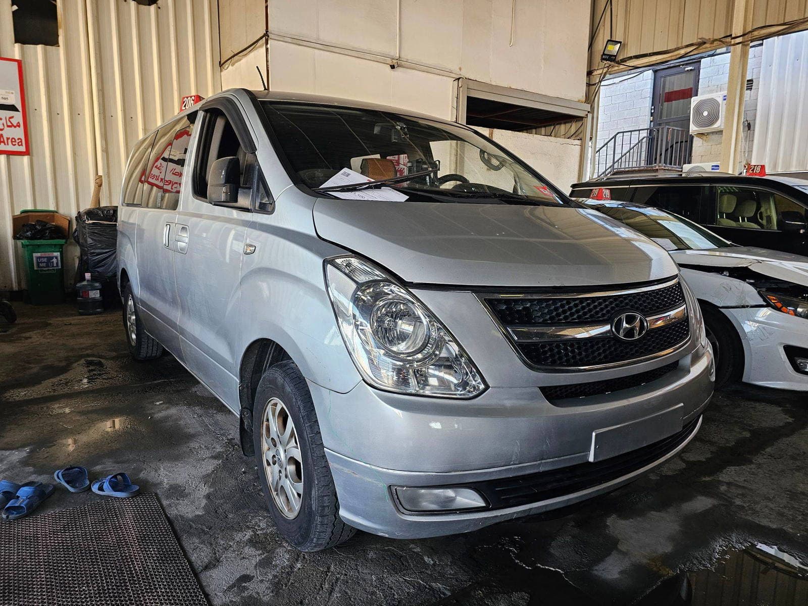 HYUNDAI GRAND STAREX 2010 view 2