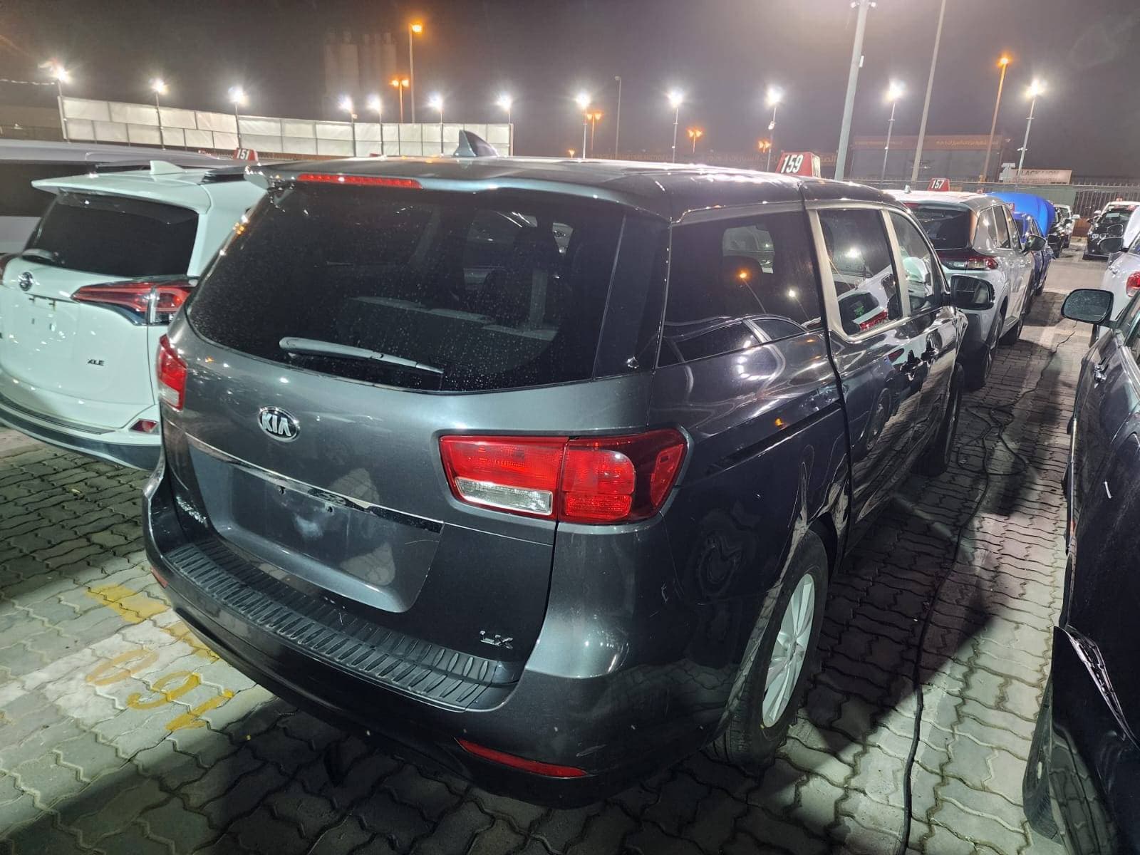 KIA SEDONA 2018 vehicle photo