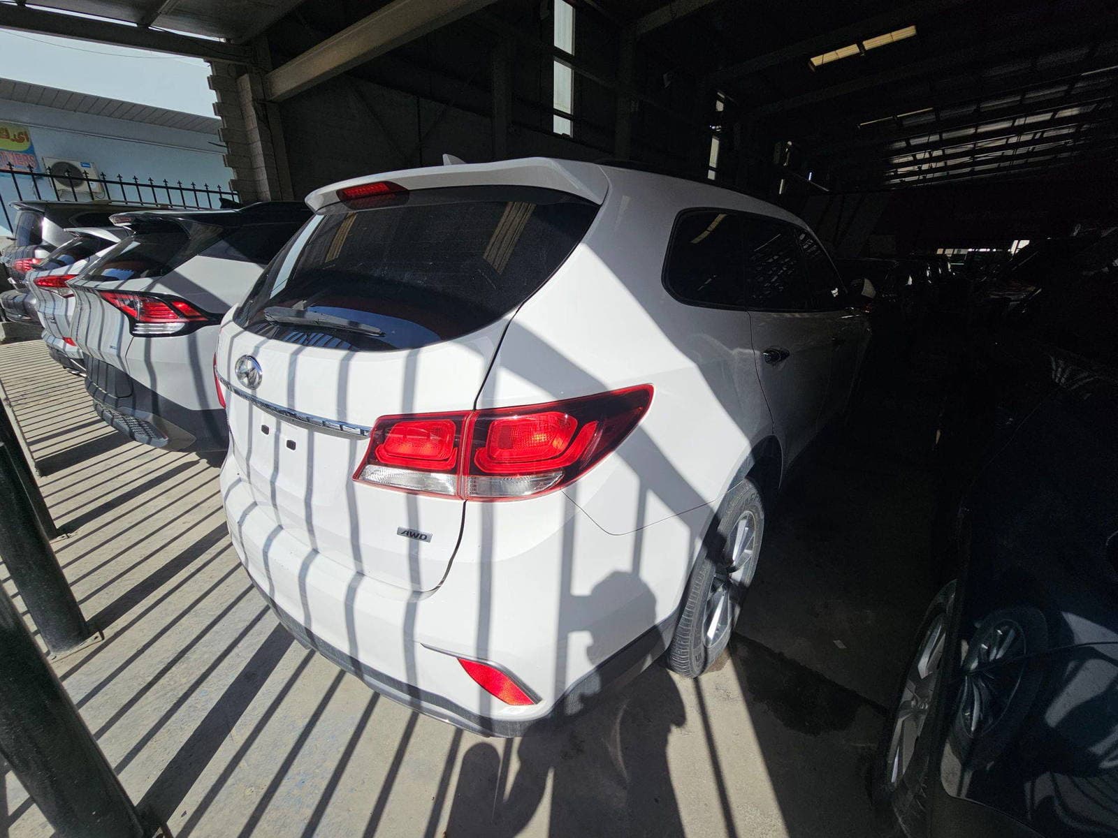 HYUNDAI SANTA FE 2017 view 4