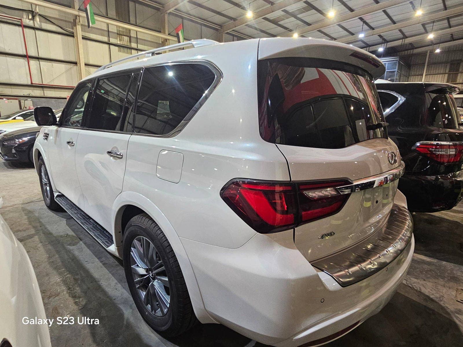 INFINITI QX80 - Exterior
