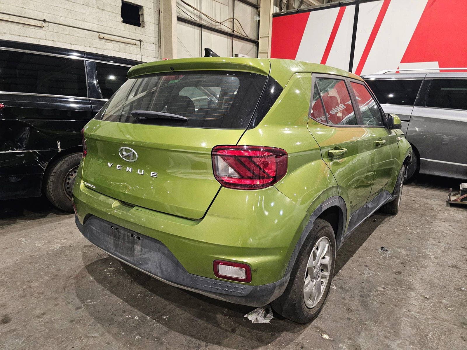 HYUNDAI VENUE SE 2021 view 2