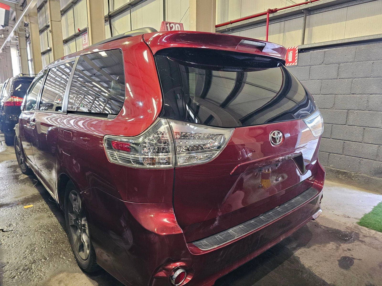 TOYOTA SIENNA 2013 view 2