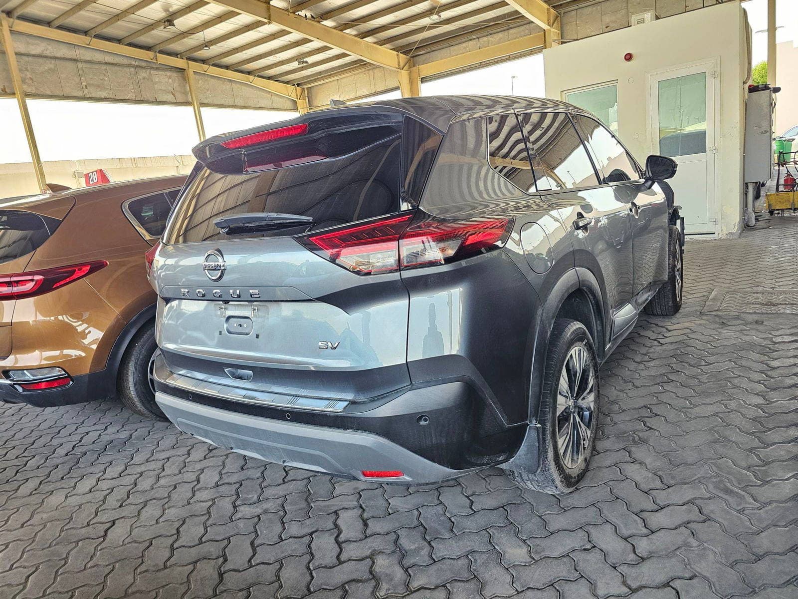 NISSAN ROGUE 2021 view 2