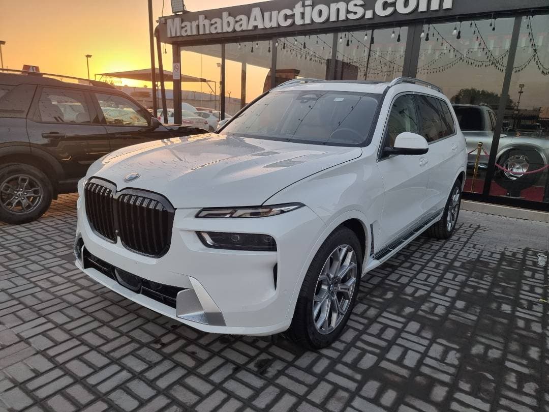 BMW X7 XDRIVE40I 2026 view 2