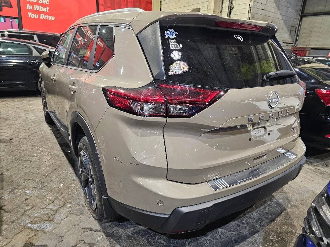 NISSAN ROGUE 2024 vehicle photo