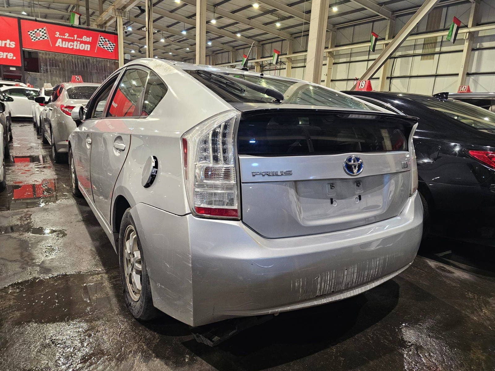 TOYOTA PRIUS 2011 view 2