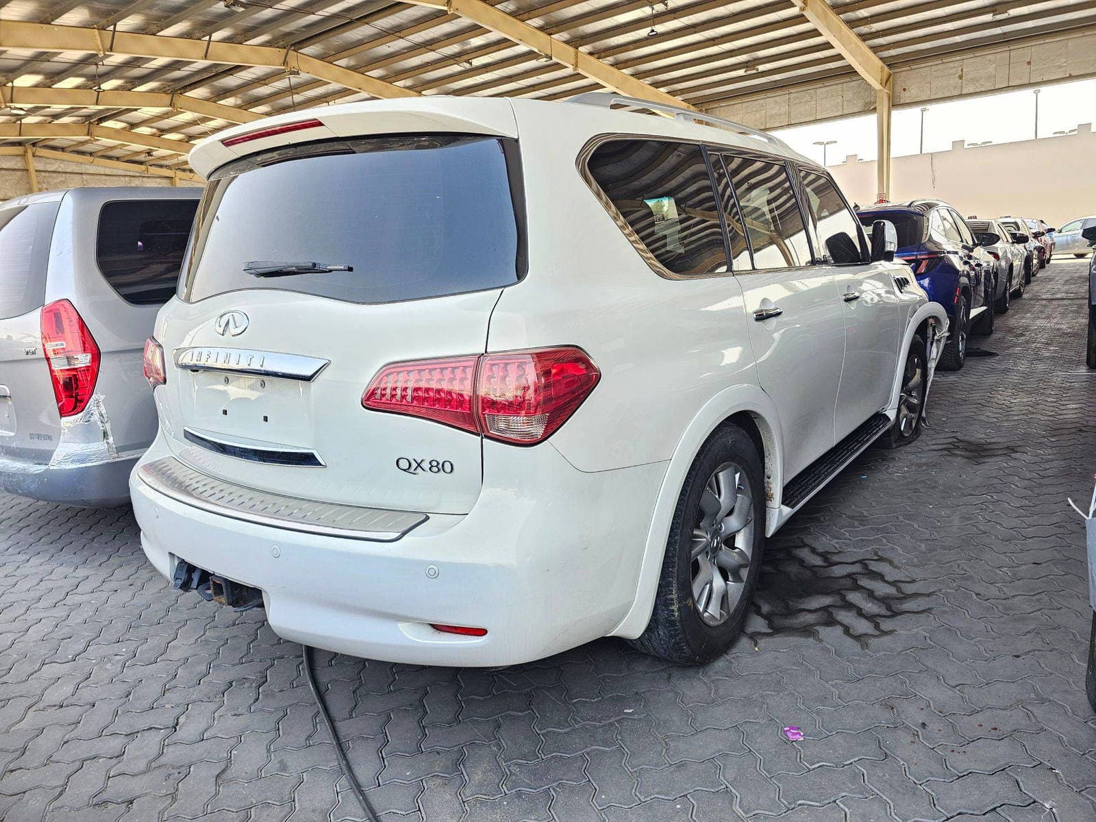 INFINITI QX80 - Exterior