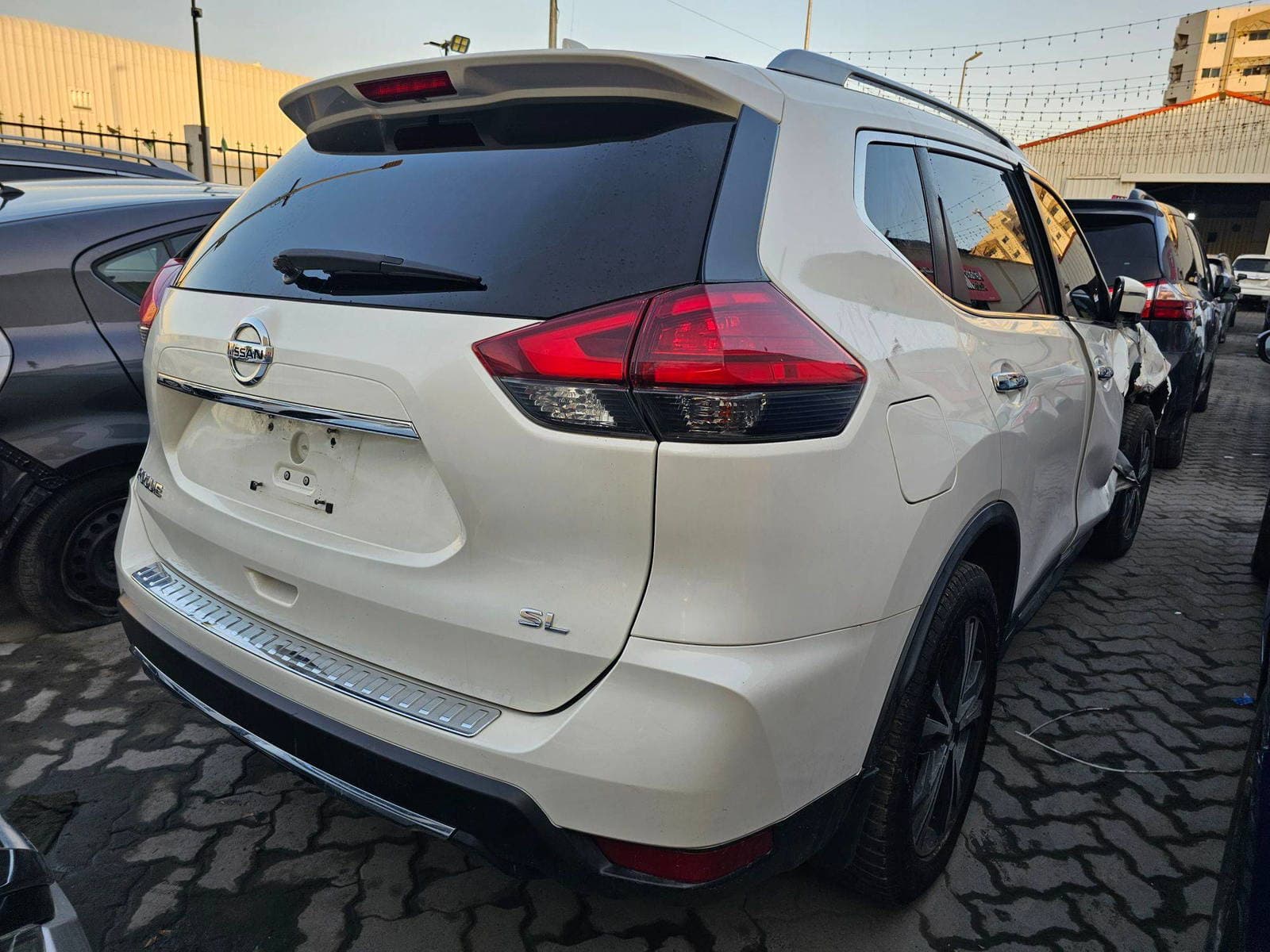 NISSAN ROGUE 2017 view 2