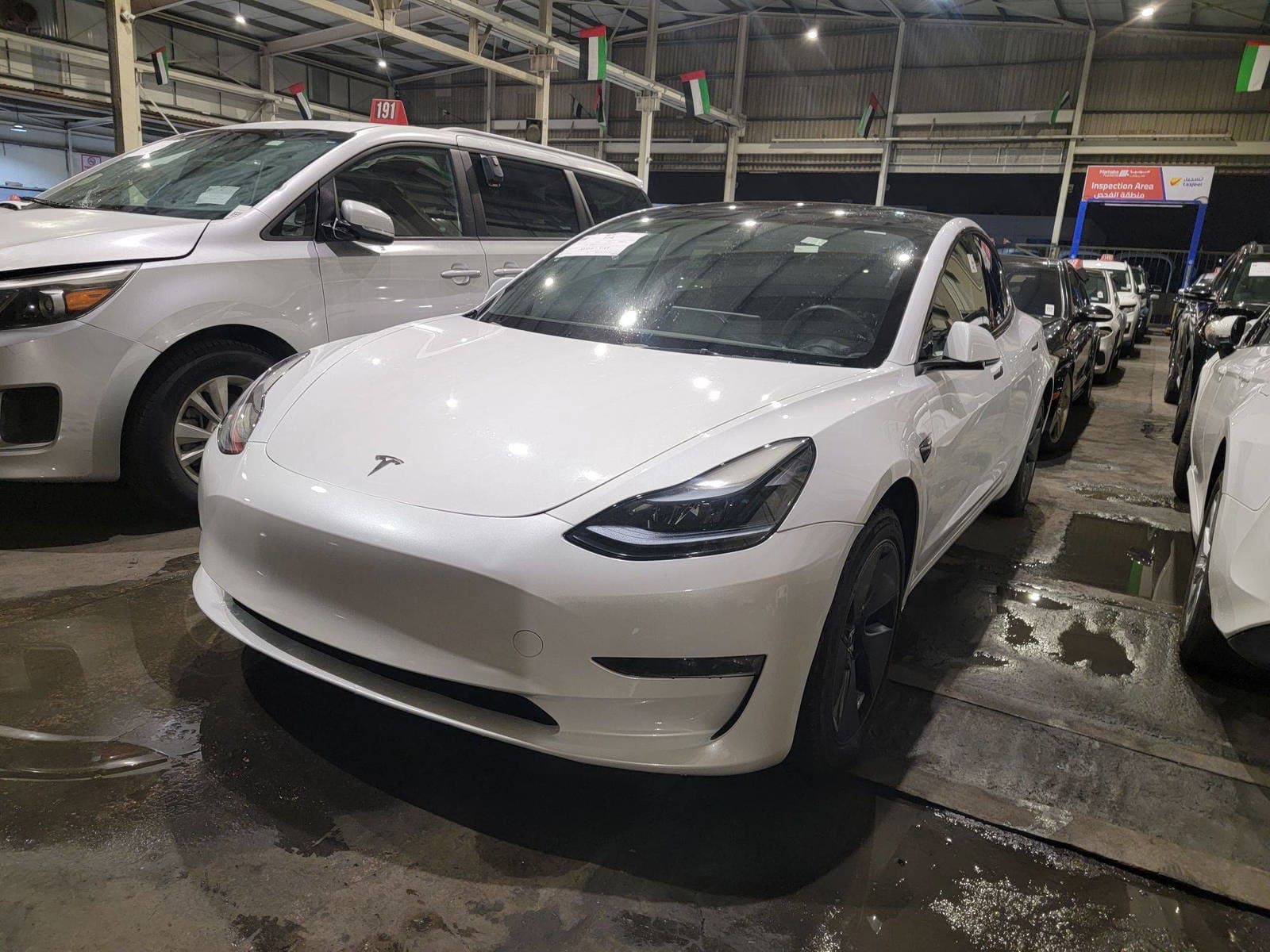 TESLA MODEL 3 - Exterior
