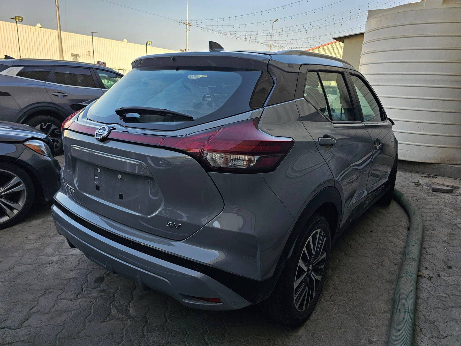 NISSAN KICKS 2021 view 2