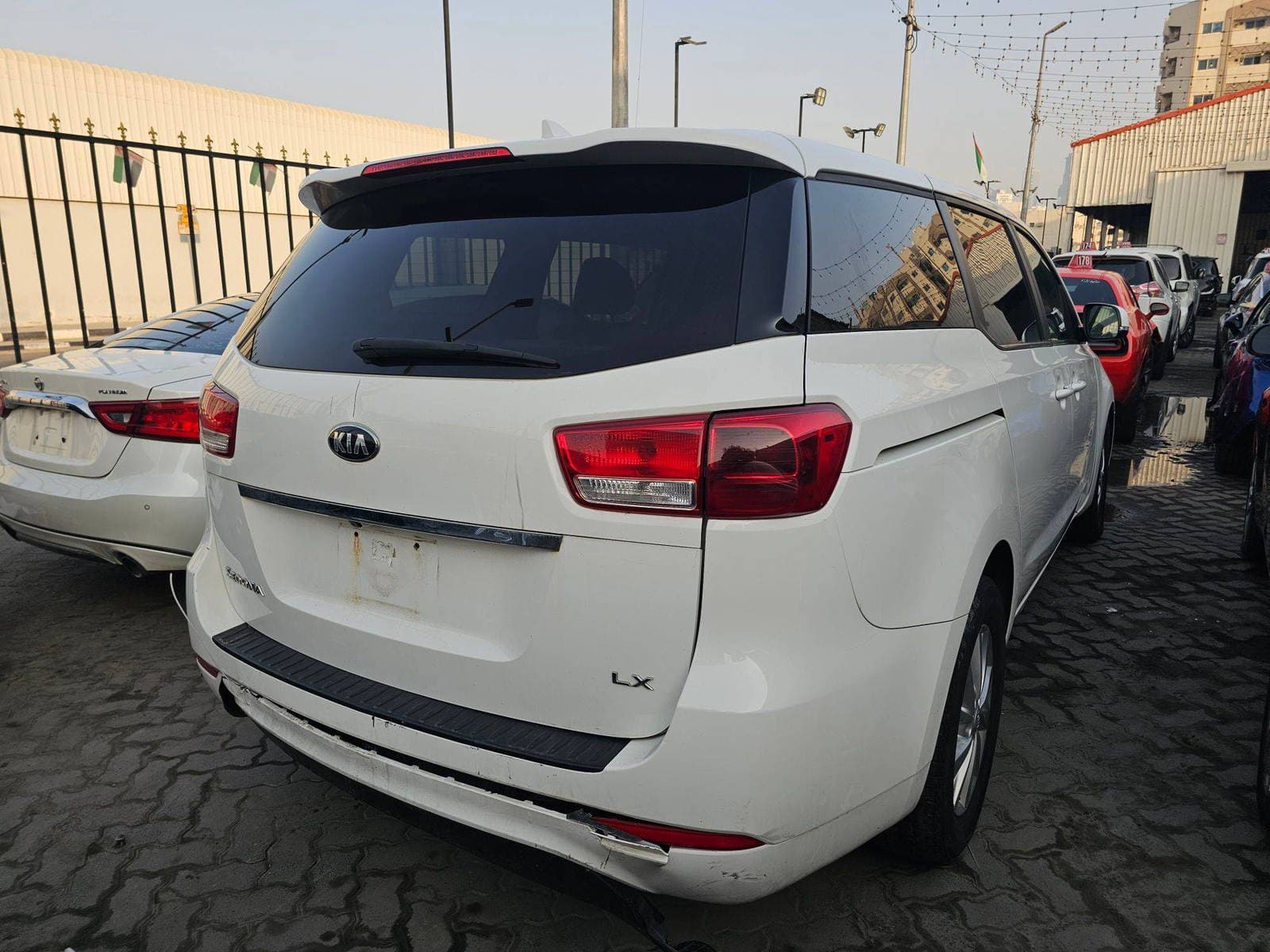 KIA SEDONA 2017 view 2