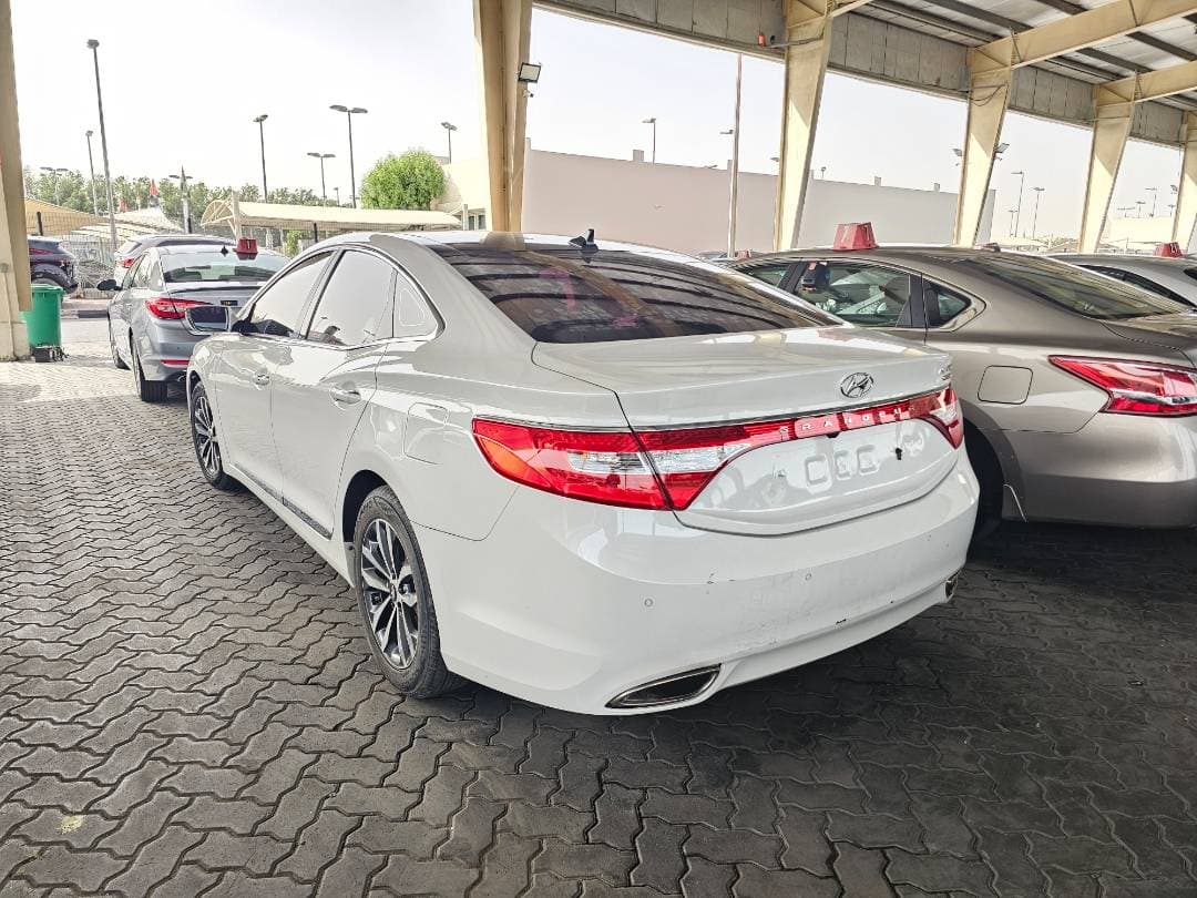 HYUNDAI GRANDEUR 2012 vehicle photo
