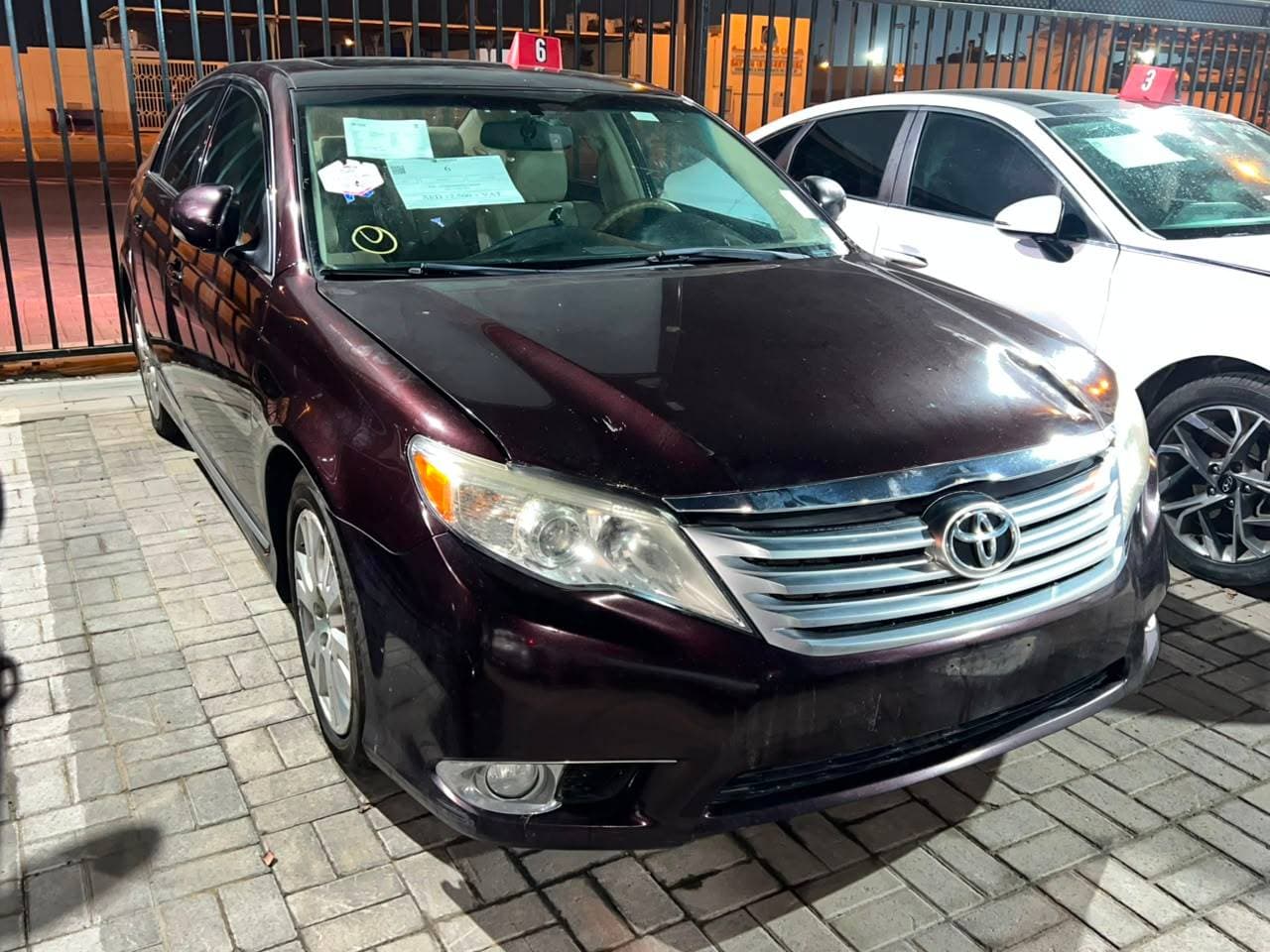 TOYOTA AVALON 2011 vehicle photo