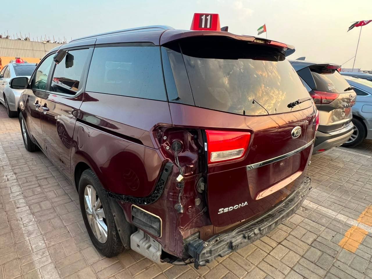 KIA SEDONA 2017 view 2
