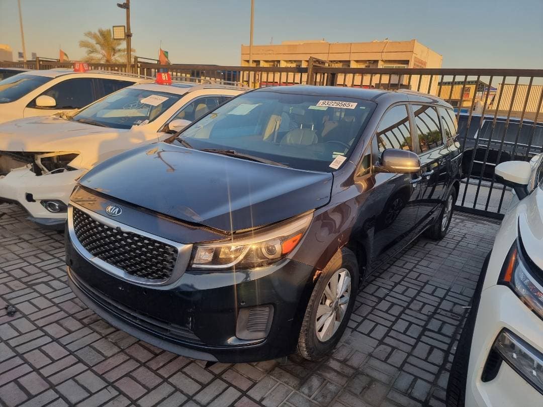 KIA SEDONA 2017 view 2