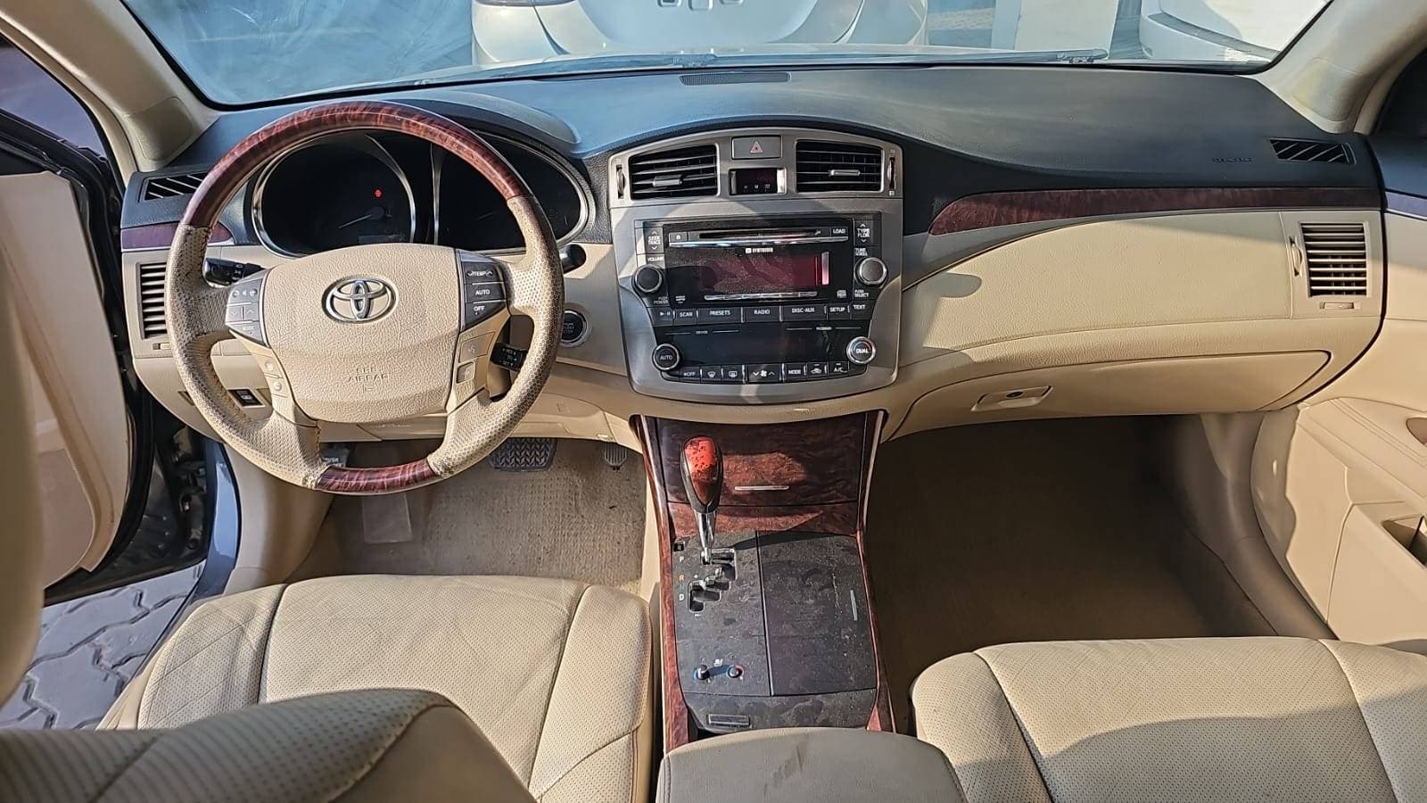 TOYOTA AVALON 2011 view 7