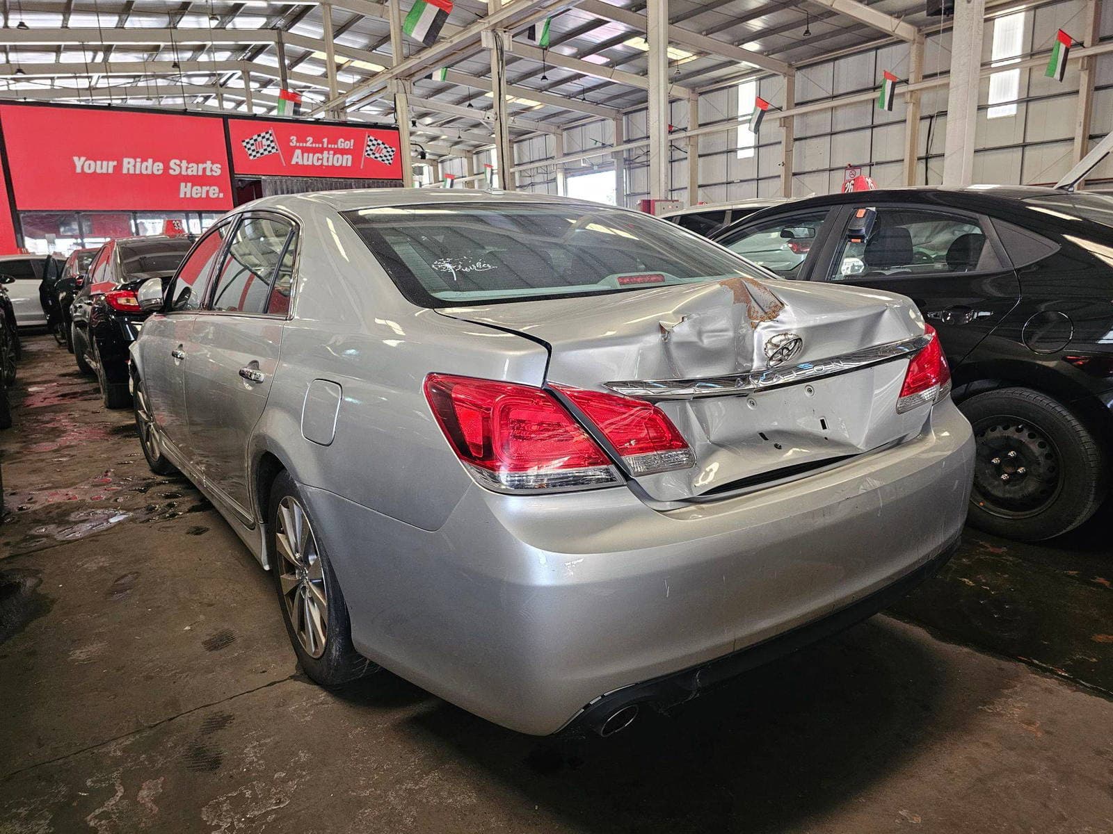 TOYOTA AVALON 2012 view 2