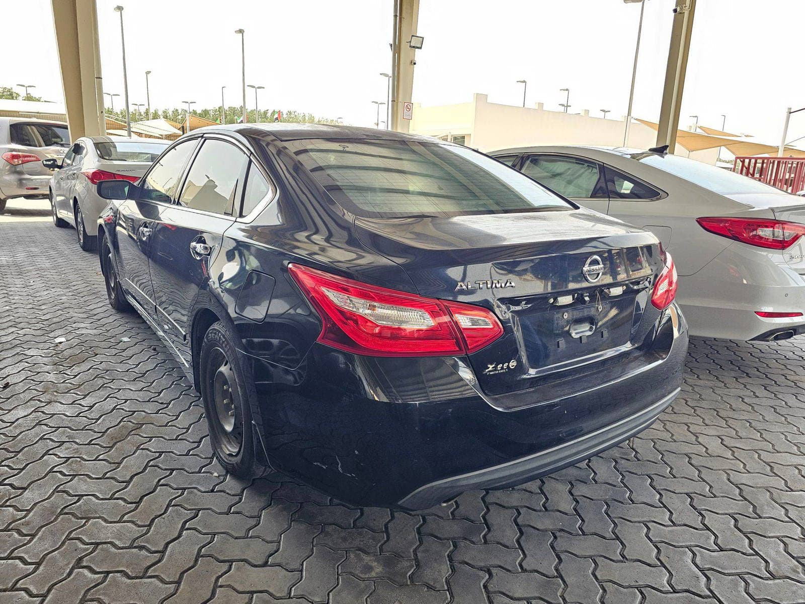 NISSAN ALTIMA - Exterior
