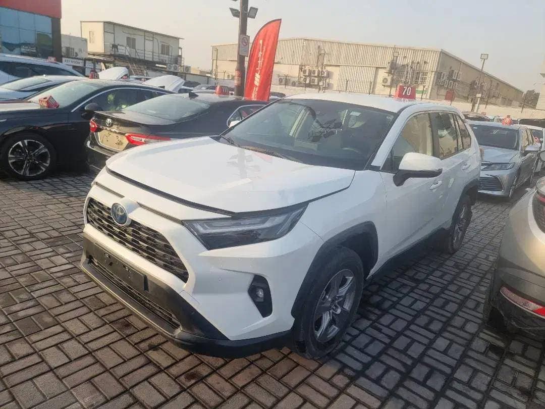 TOYOTA RAV4 2024 vehicle photo