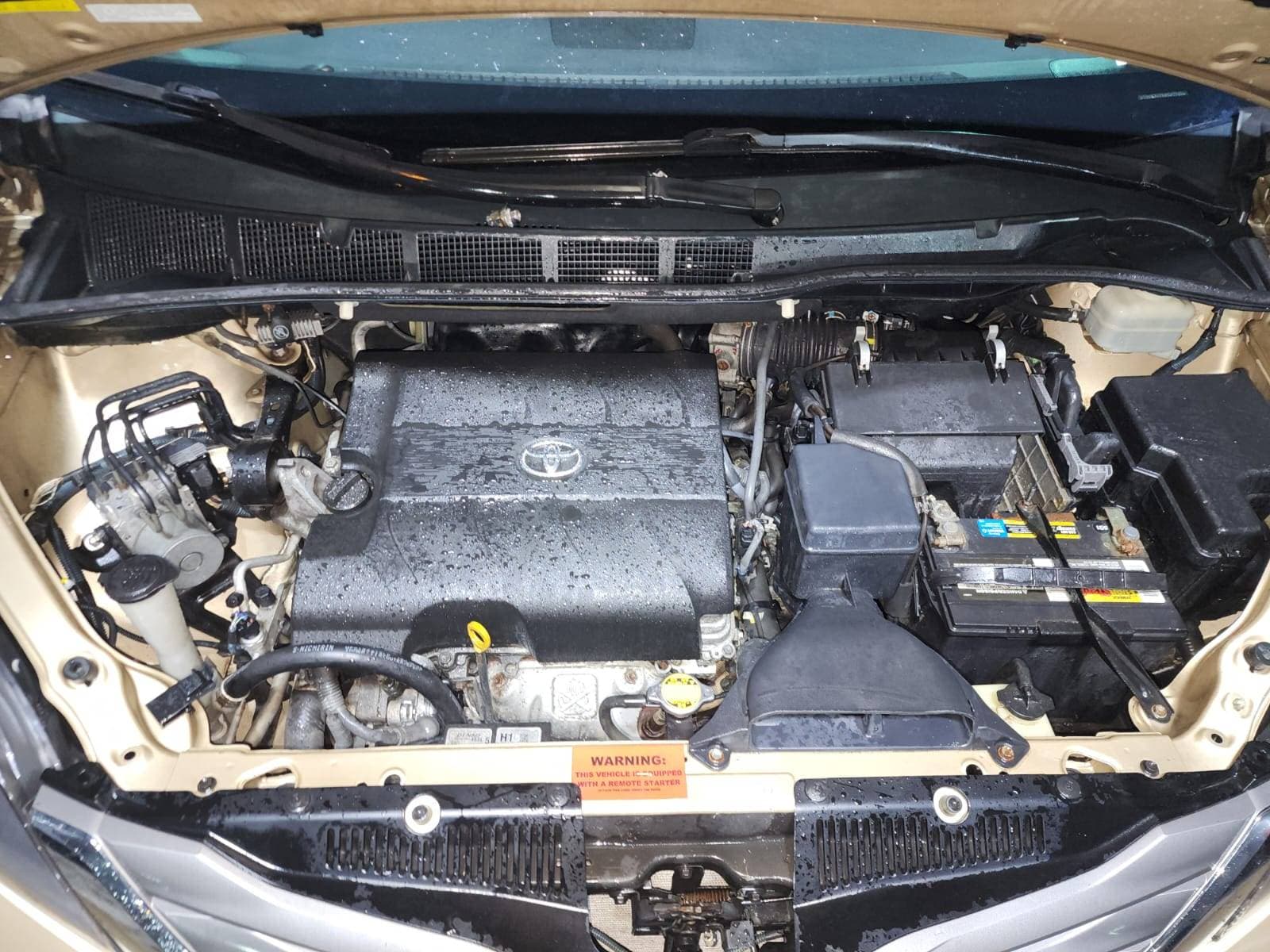 TOYOTA SIENNA 2011 view 2