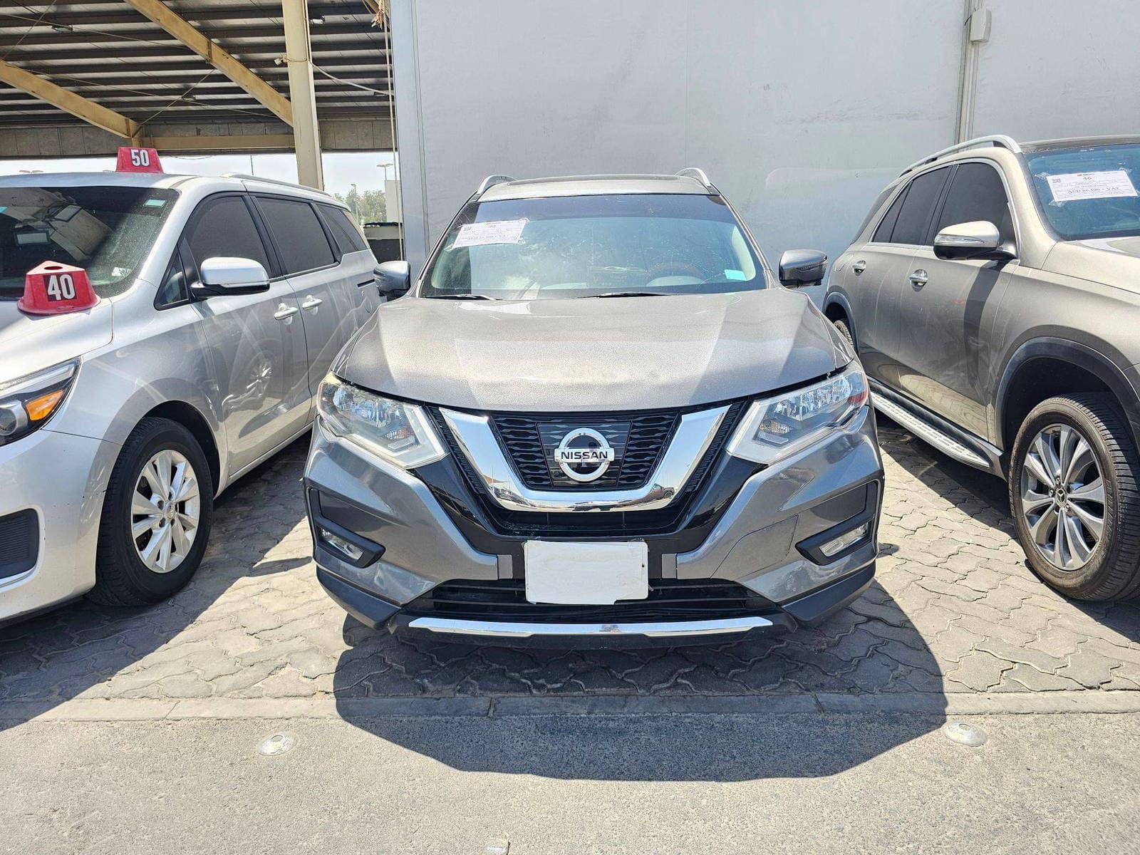 NISSAN ROGUE 2018 view 2