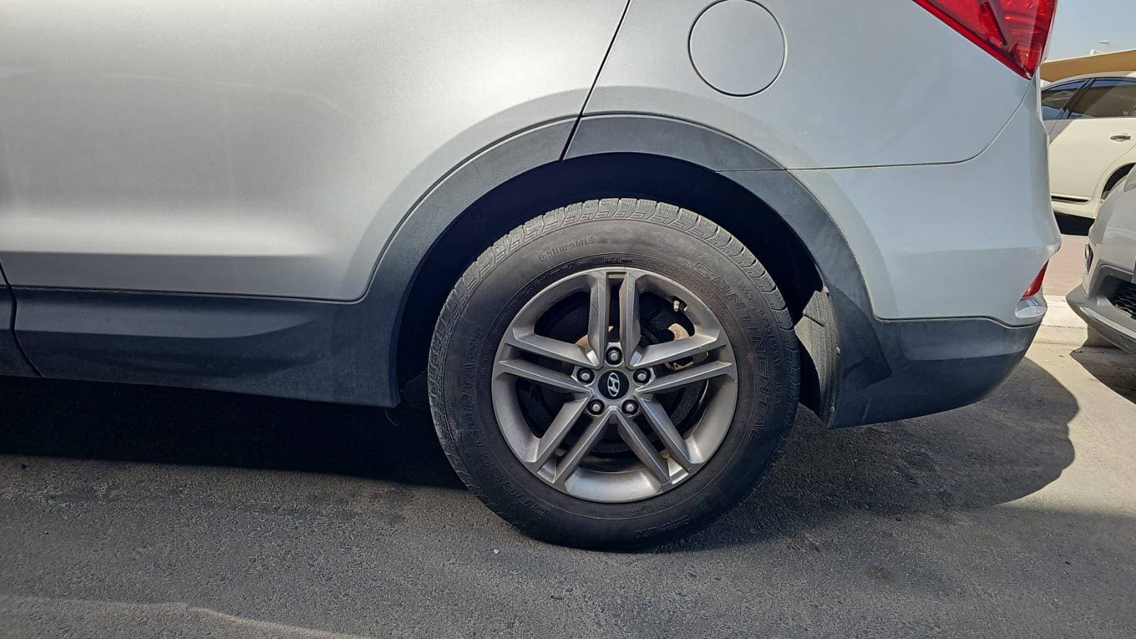 HYUNDAI SANTA FE - Exterior