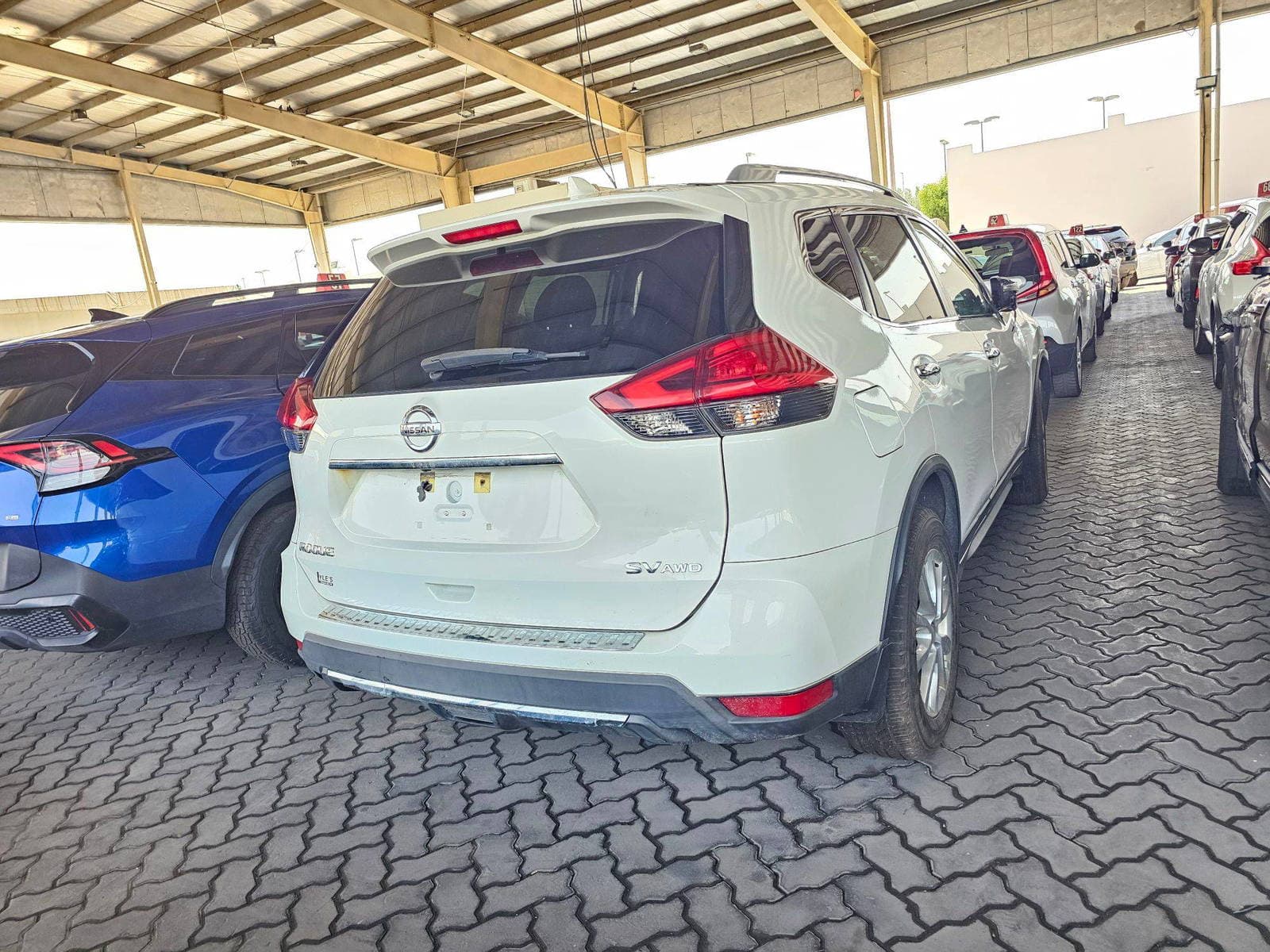 NISSAN ROGUE 2017 view 2