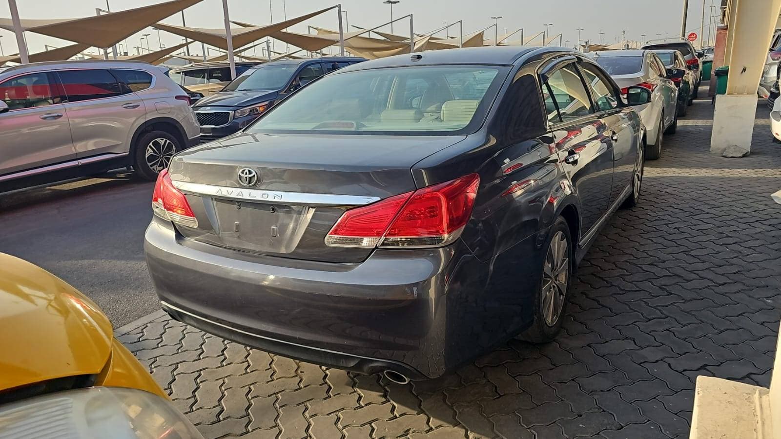 TOYOTA AVALON 2011 view 5