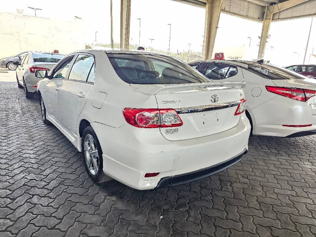 TOYOTA COROLLA 2013 vehicle photo