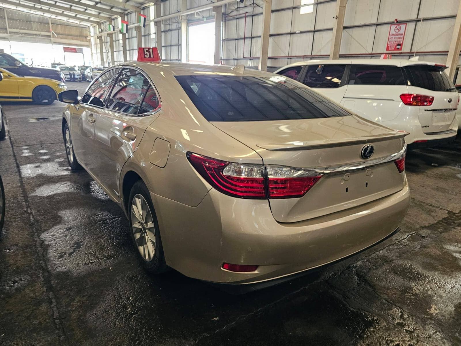 LEXUS ES 300H 2015 view 2