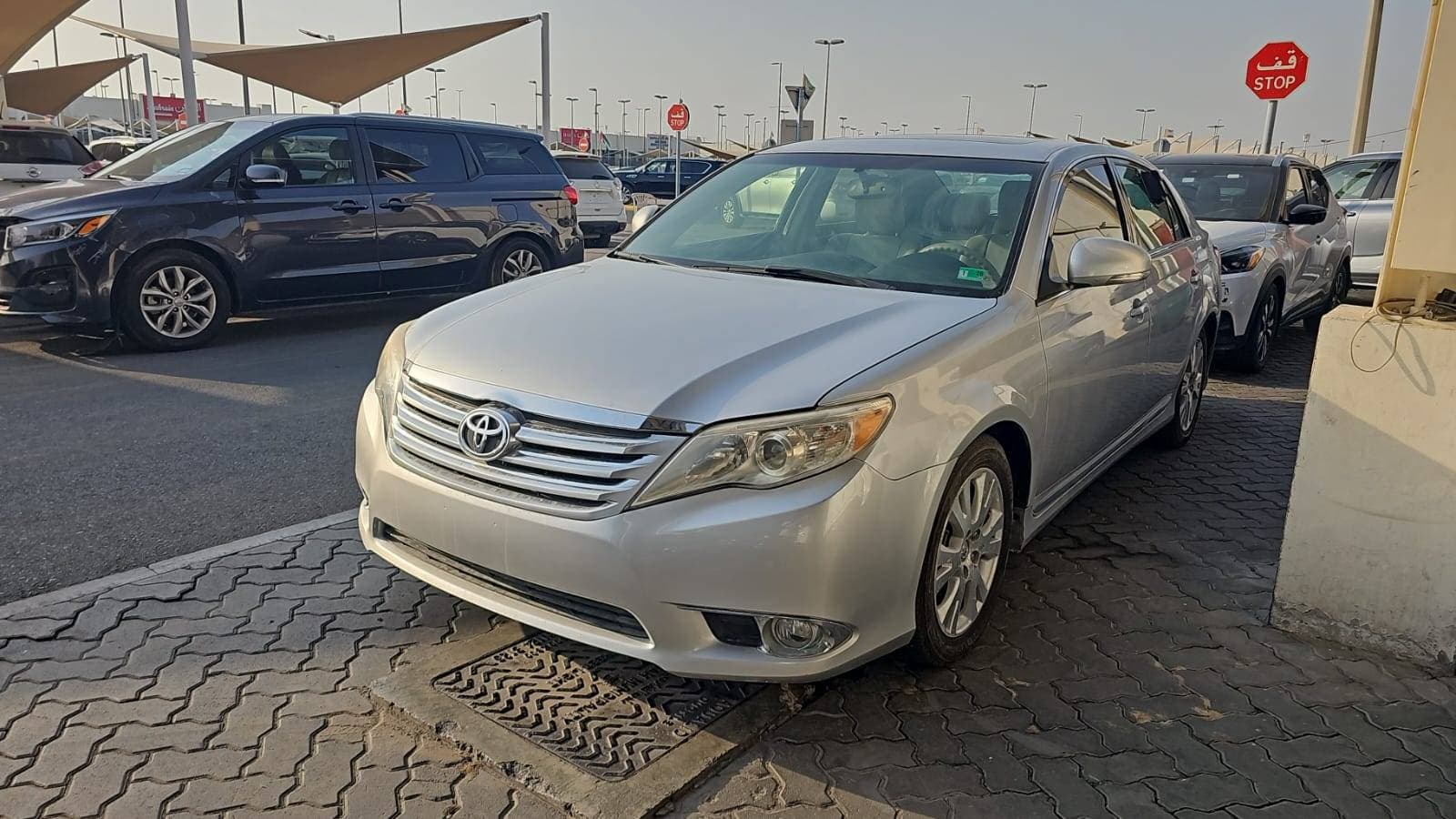 TOYOTA AVALON 2011 view 3