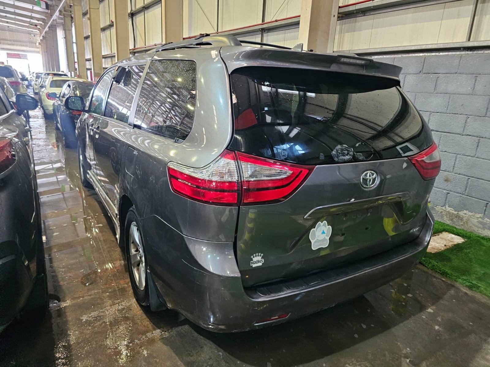 TOYOTA SIENNA 2018 vehicle photo