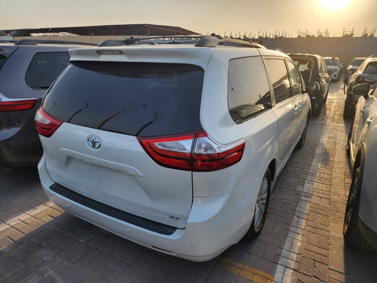TOYOTA SIENNA 2015 view 2