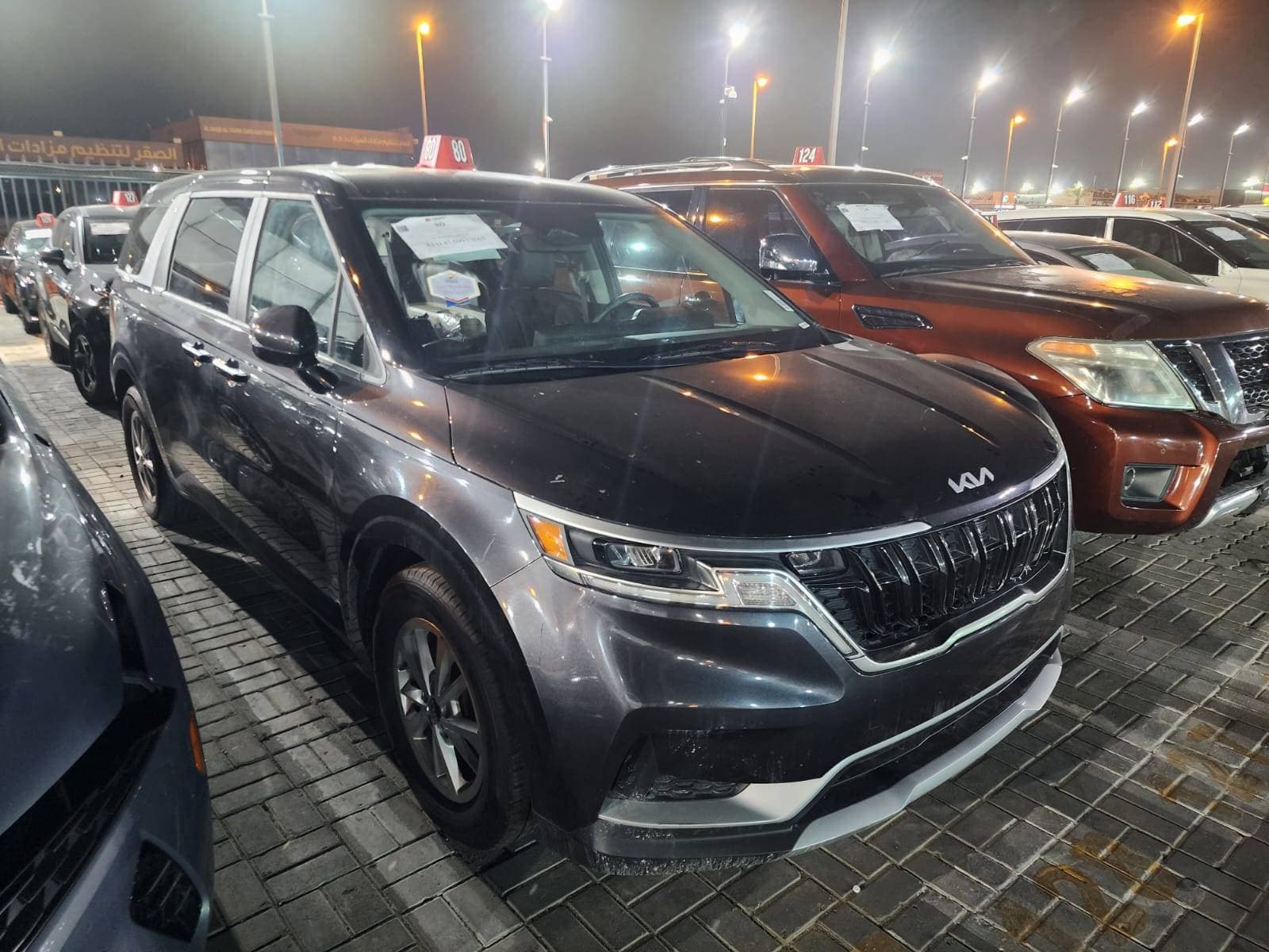 KIA CARNIVAL LX 2023 view 2