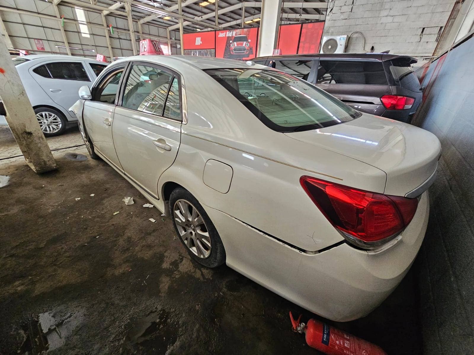 TOYOTA AVALON 2011 vehicle photo